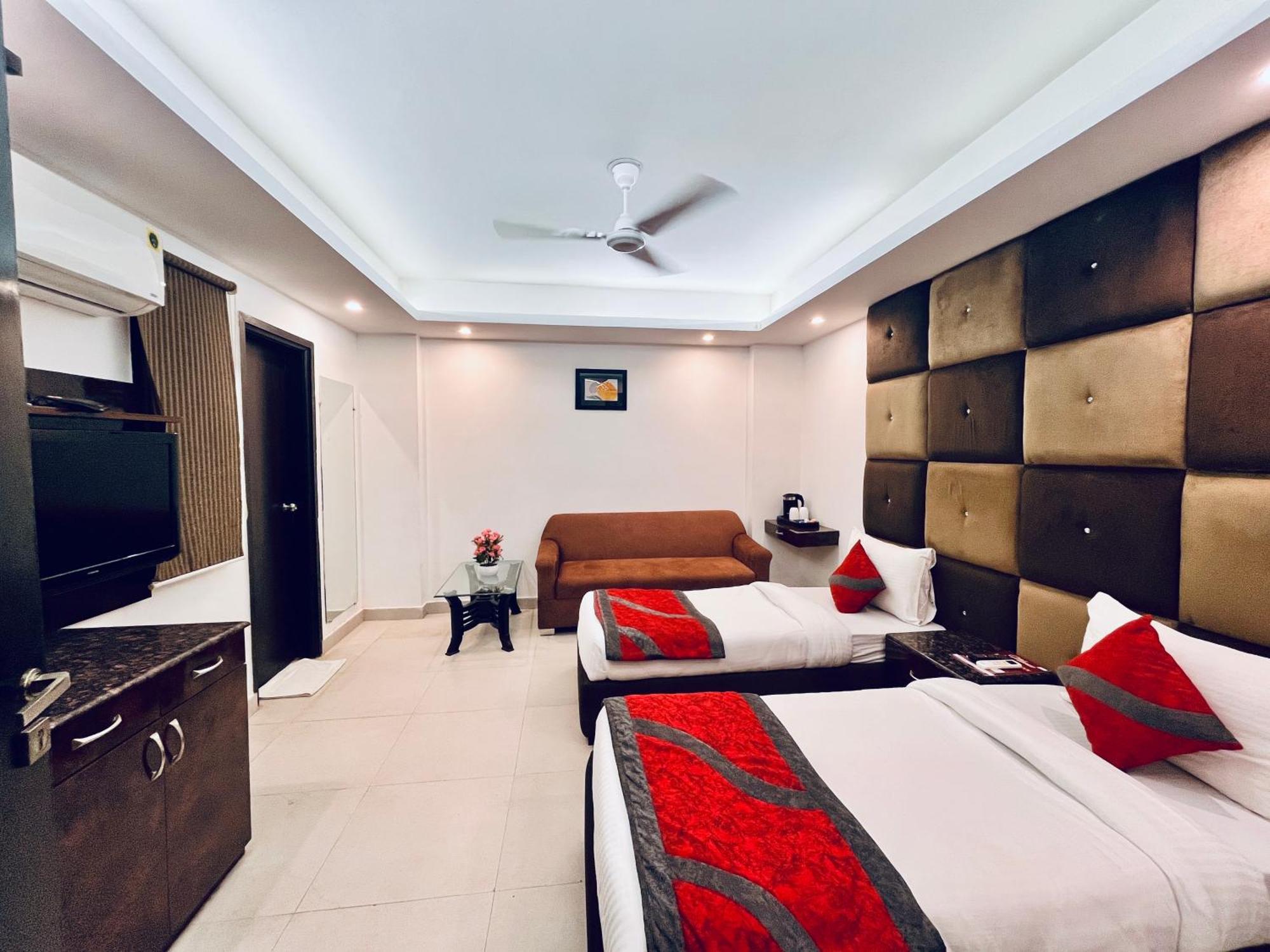 Hotel The Gold Inn - Karol Bagh Delhi エクステリア 写真