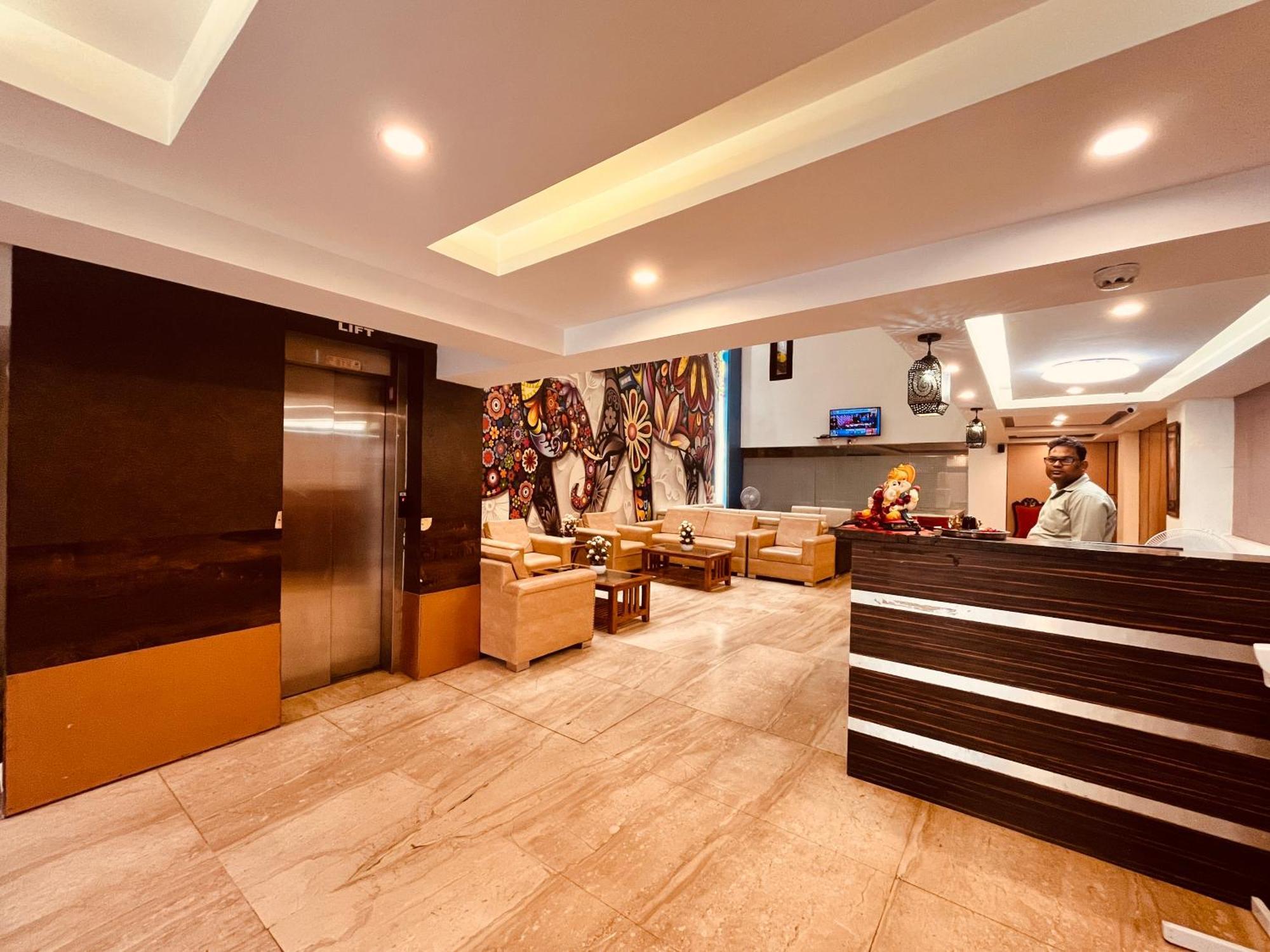 Hotel The Gold Inn - Karol Bagh Delhi エクステリア 写真