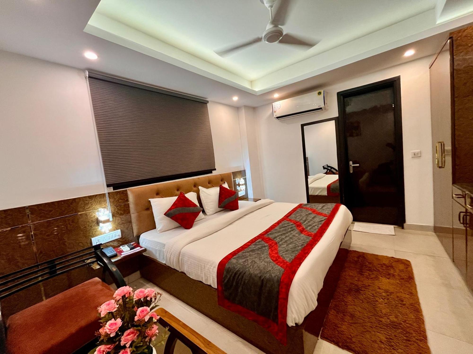 Hotel The Gold Inn - Karol Bagh Delhi エクステリア 写真