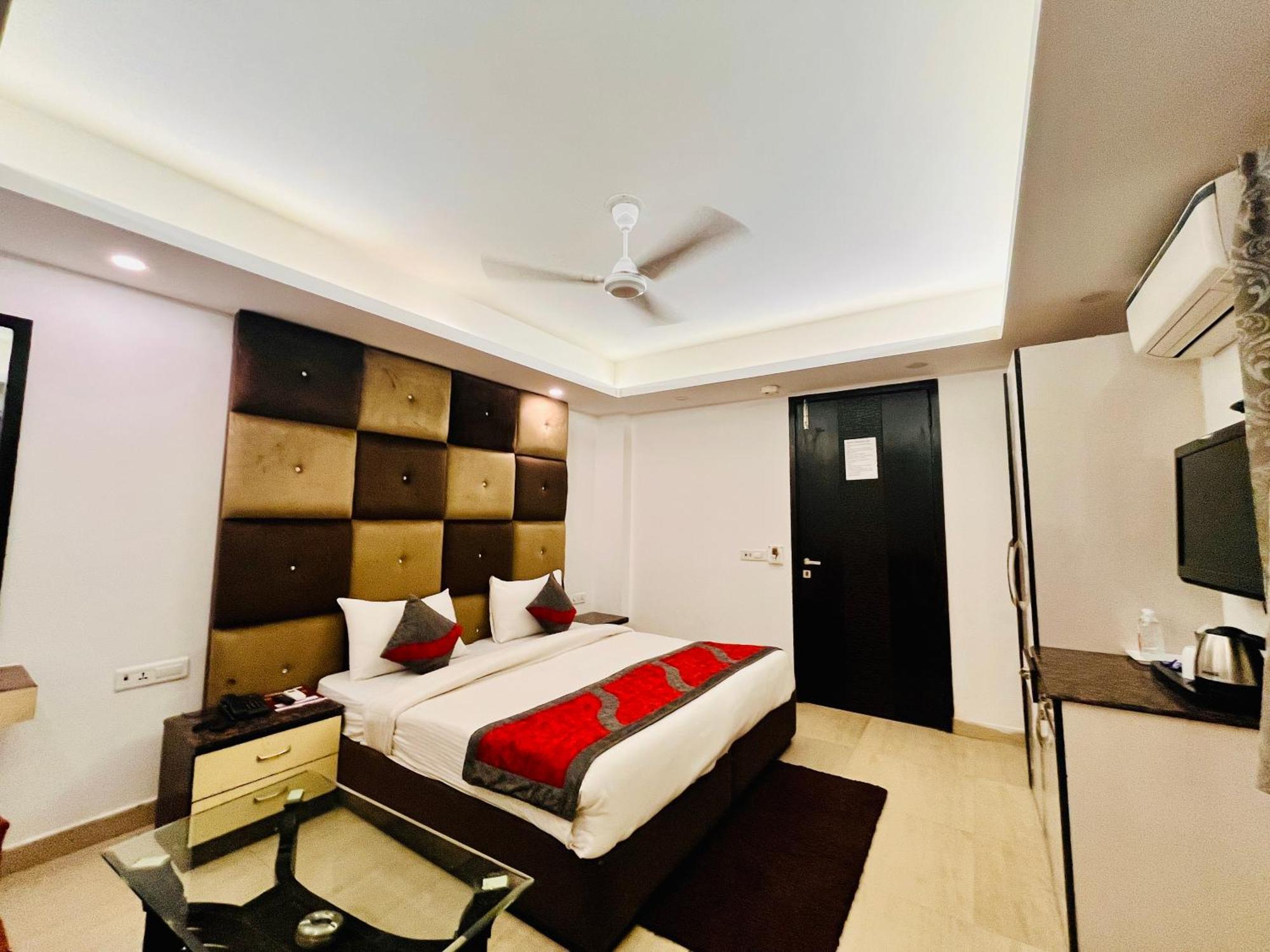 Hotel The Gold Inn - Karol Bagh Delhi エクステリア 写真