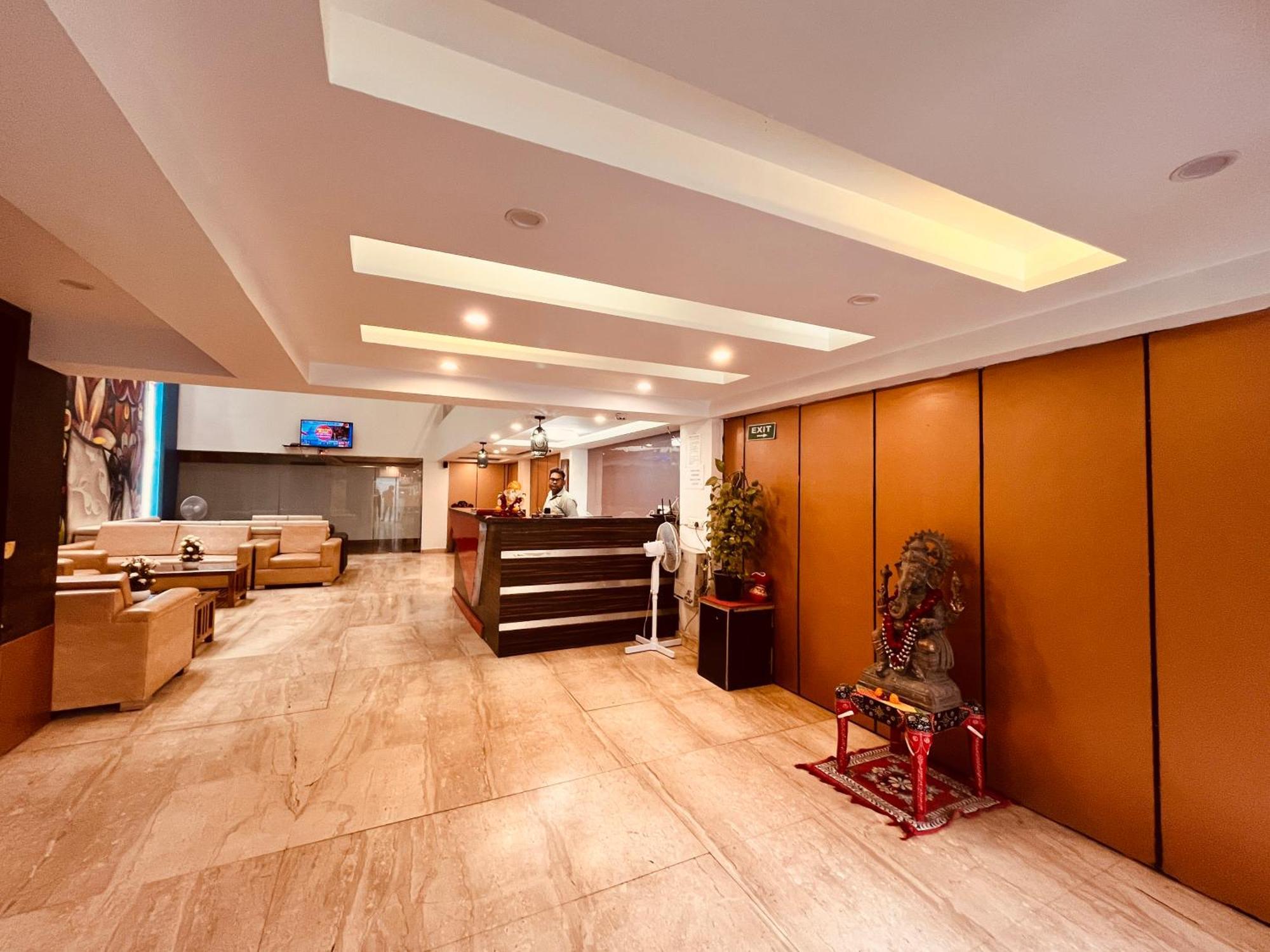 Hotel The Gold Inn - Karol Bagh Delhi エクステリア 写真