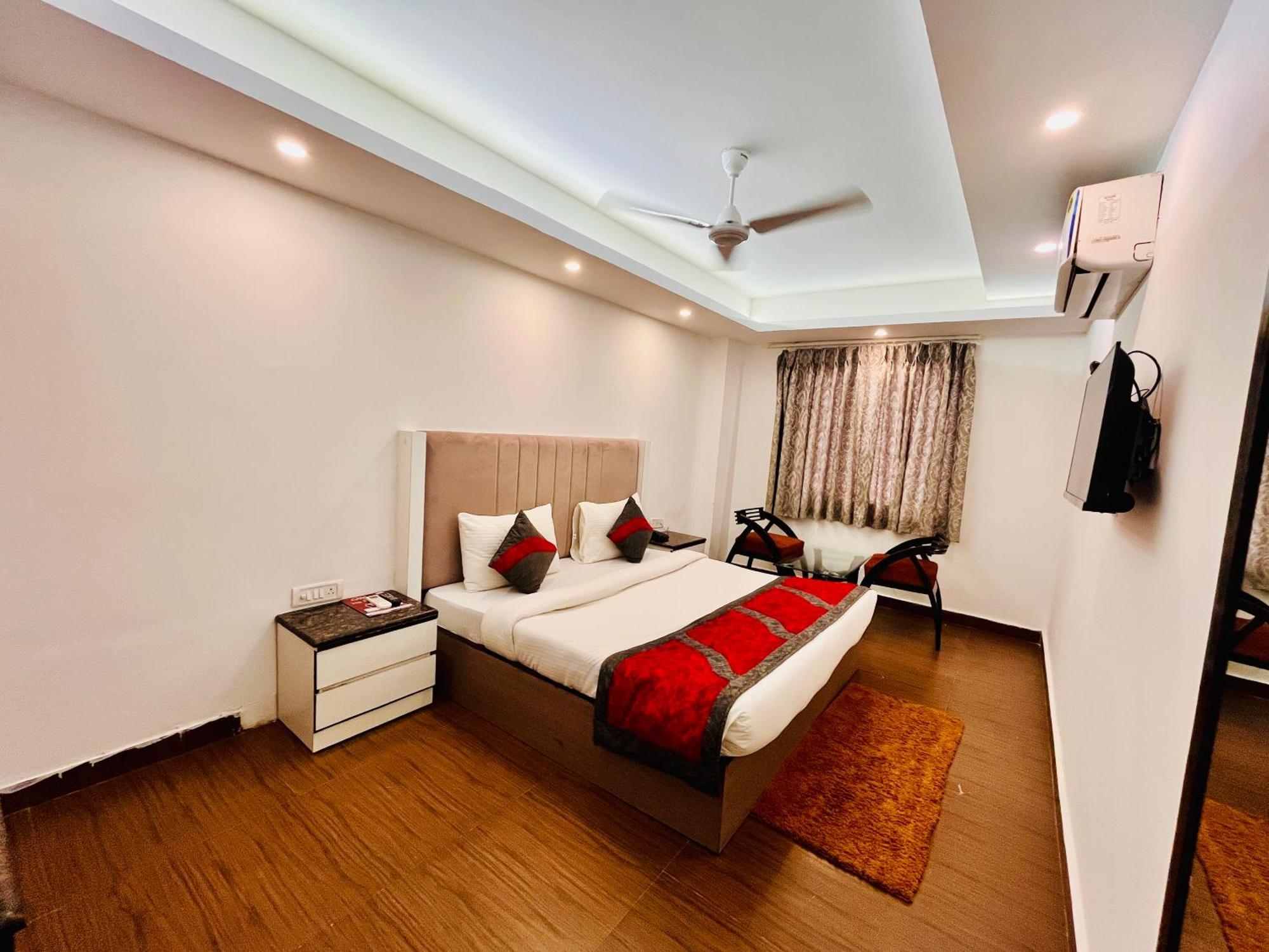 Hotel The Gold Inn - Karol Bagh Delhi エクステリア 写真