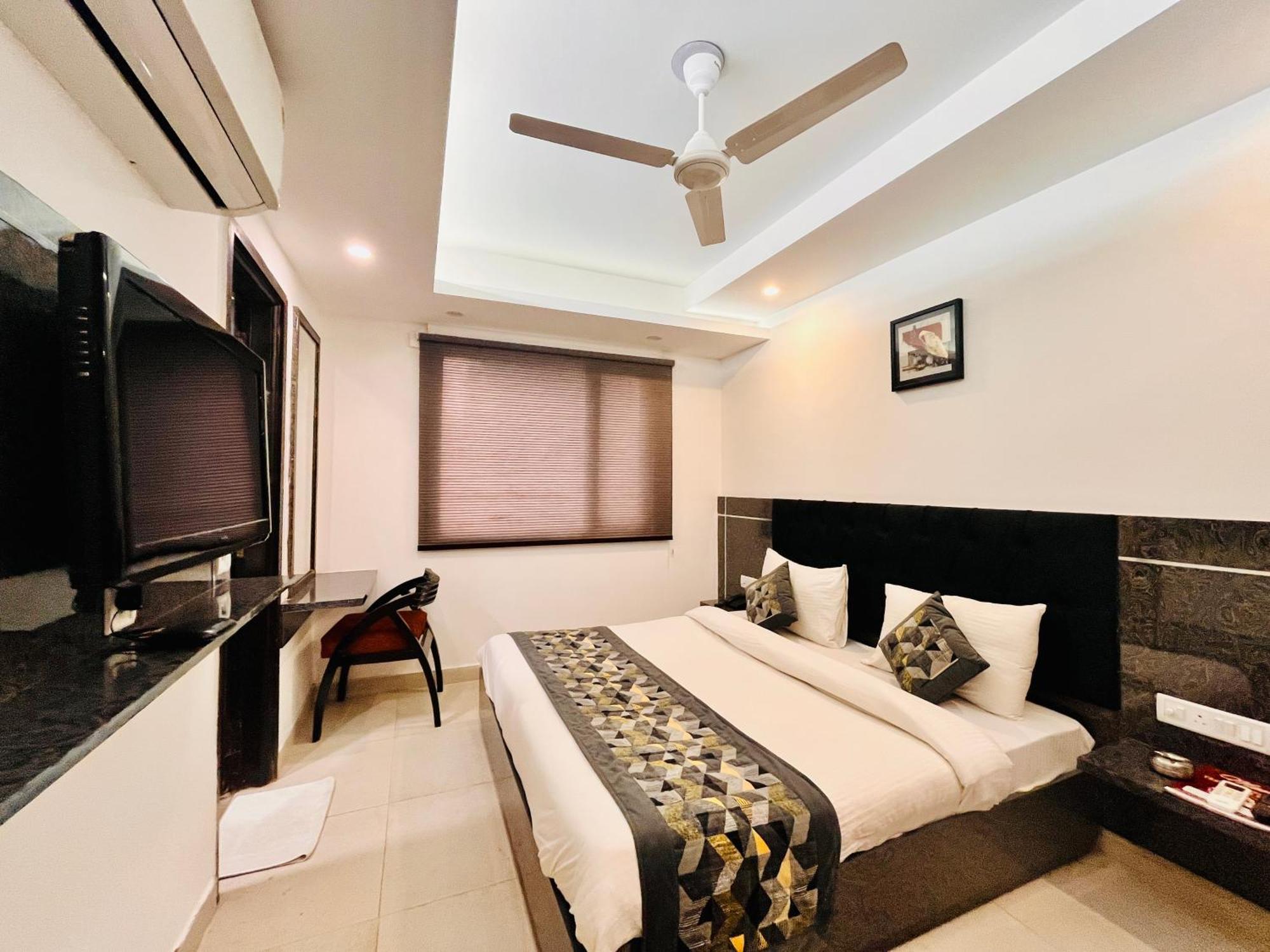 Hotel The Gold Inn - Karol Bagh Delhi エクステリア 写真