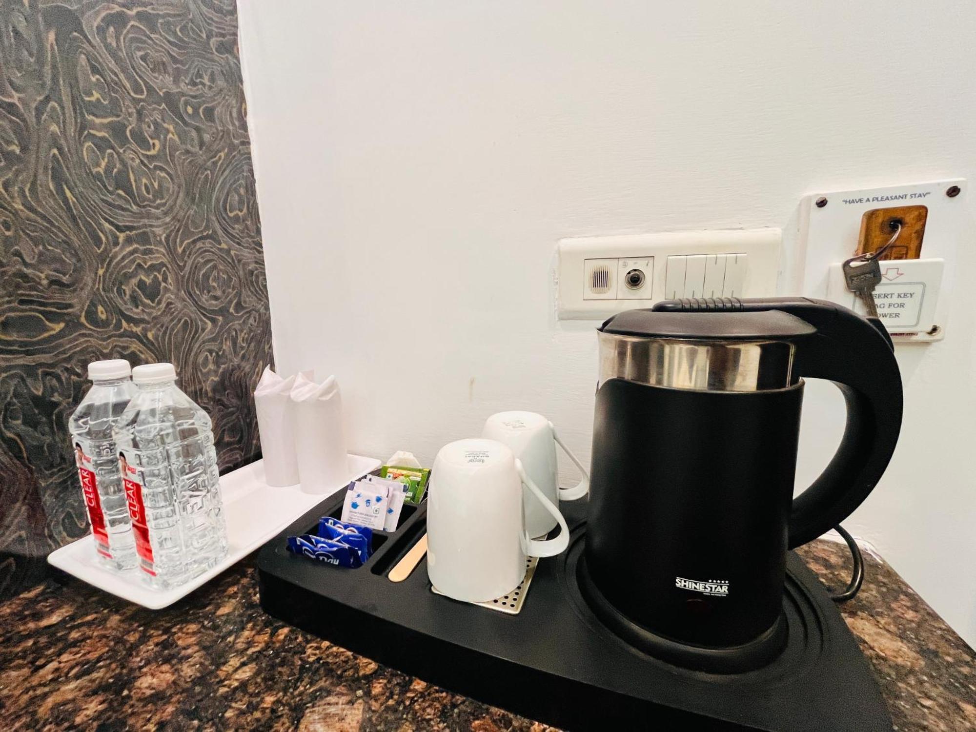Hotel The Gold Inn - Karol Bagh Delhi エクステリア 写真