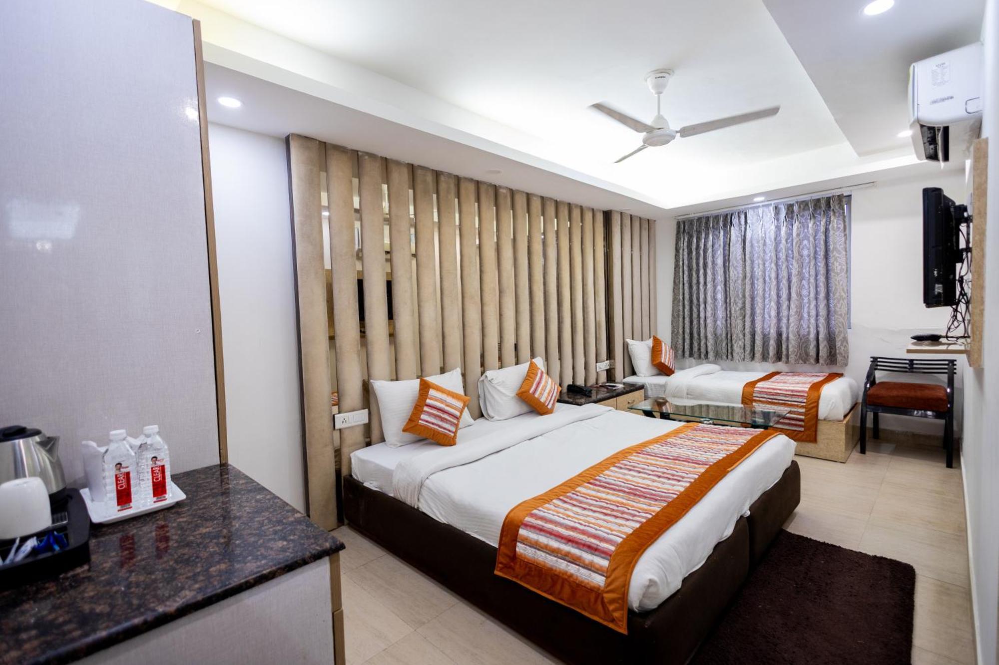 Hotel The Gold Inn - Karol Bagh Delhi エクステリア 写真