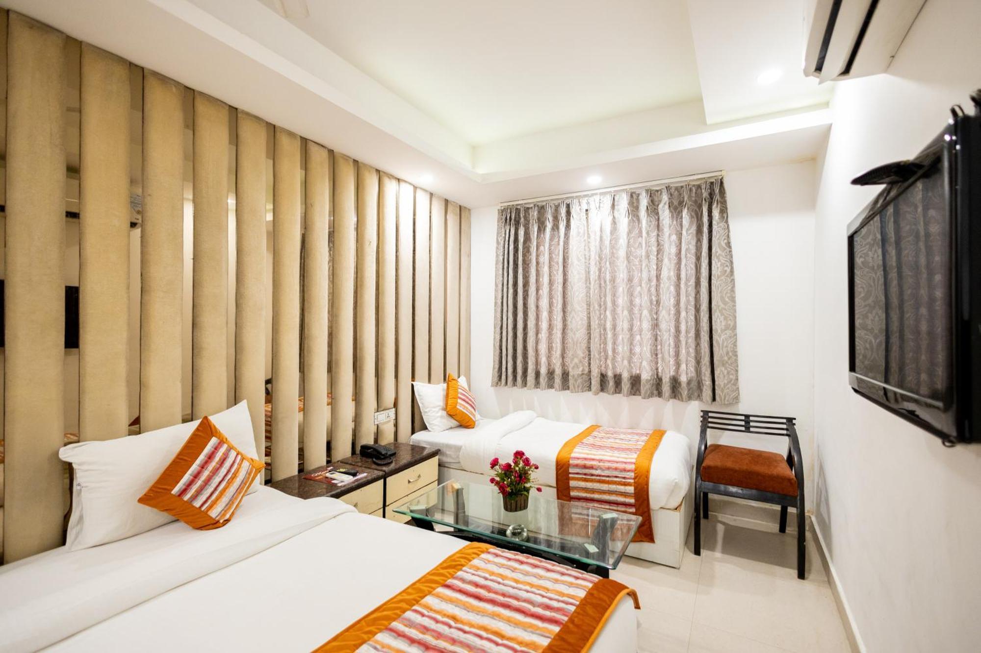 Hotel The Gold Inn - Karol Bagh Delhi エクステリア 写真