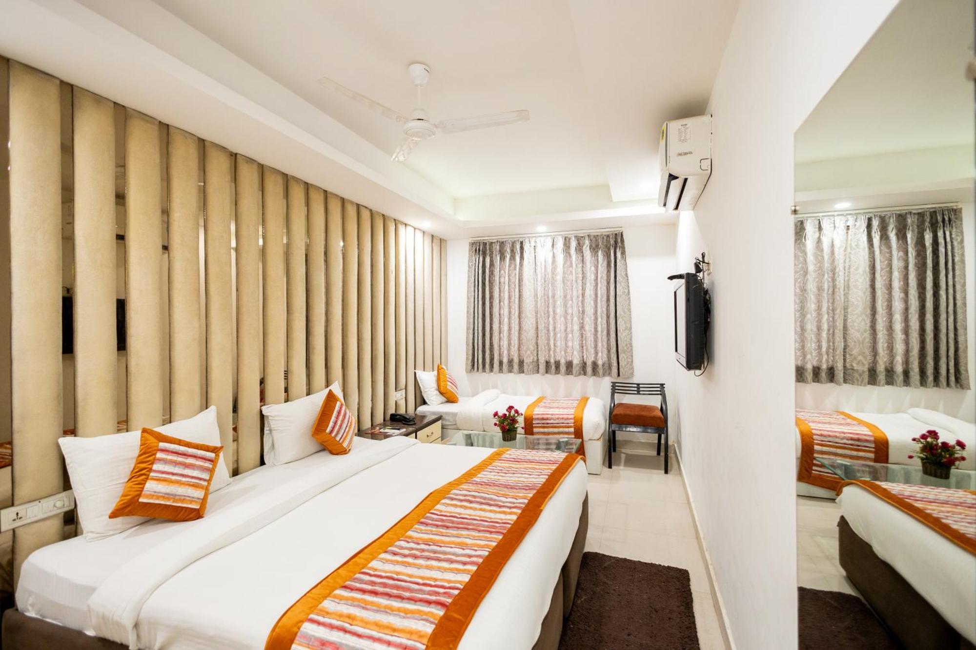 Hotel The Gold Inn - Karol Bagh Delhi エクステリア 写真