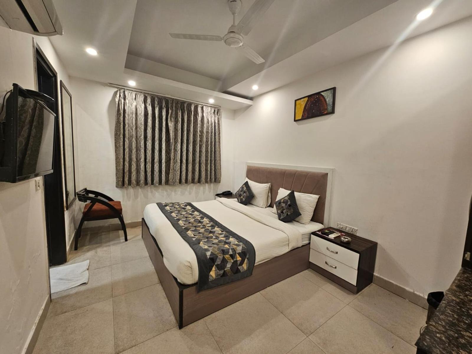 Hotel The Gold Inn - Karol Bagh Delhi エクステリア 写真